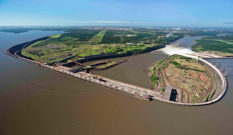 Itaipú cubrió este año el 86% de la demanda del mercado eléctrico paraguayo  - Economía - ABC Color