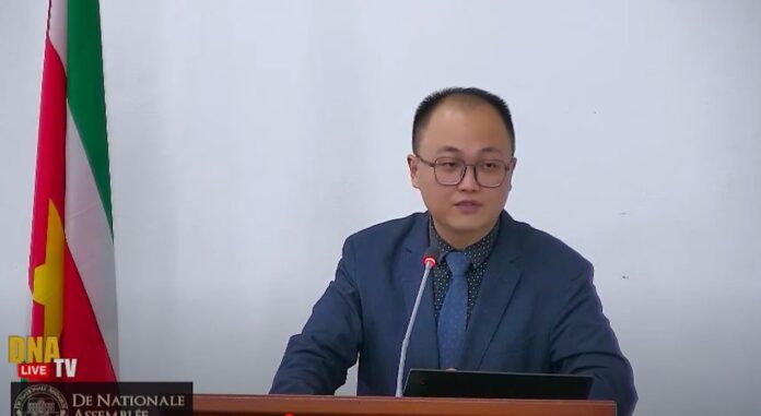 VHP-parlementariër Chuanrui Wang