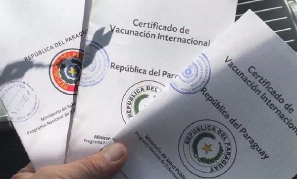 Reiteran exigencia de carnet de vacunación contra la fiebre amarilla para  viajeros - Más Encarnación