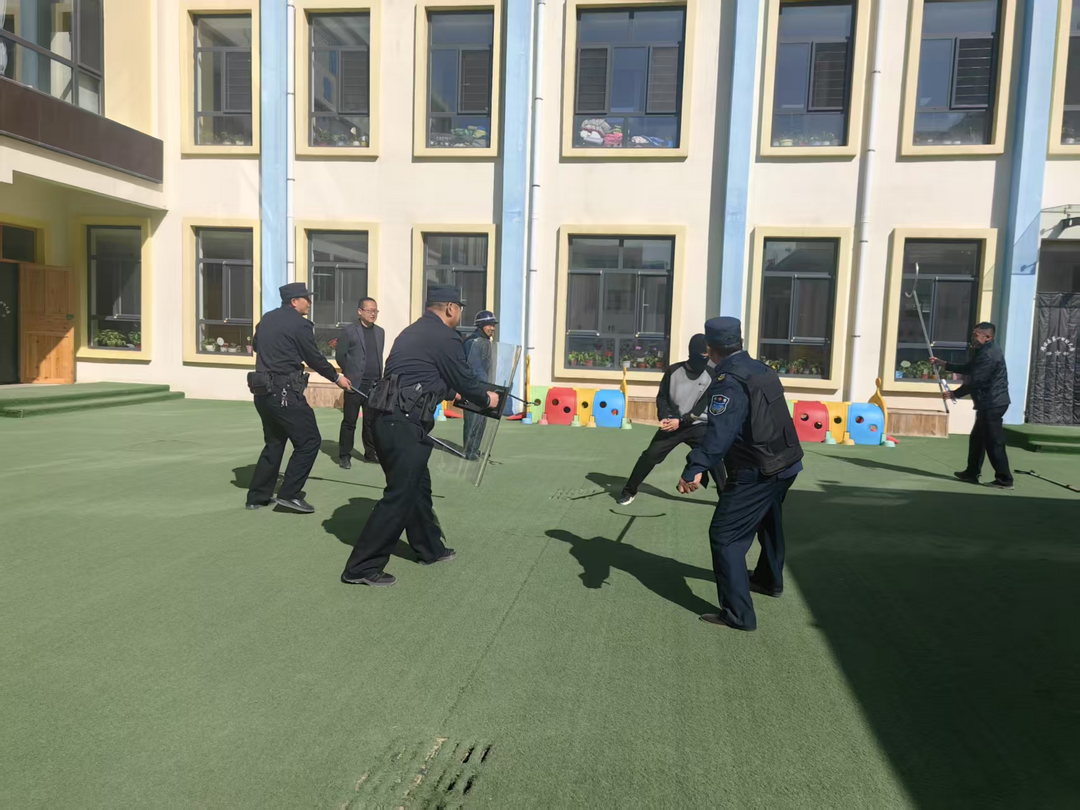 校园安全“守护者”集体充电！靖边民警进校园安保培训不走过场