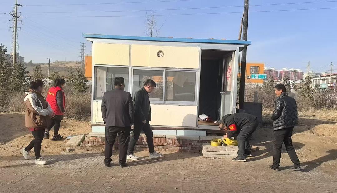 从拒拆到配合！榆阳区葡萄园社区温情劝解拆掉“火药房”​