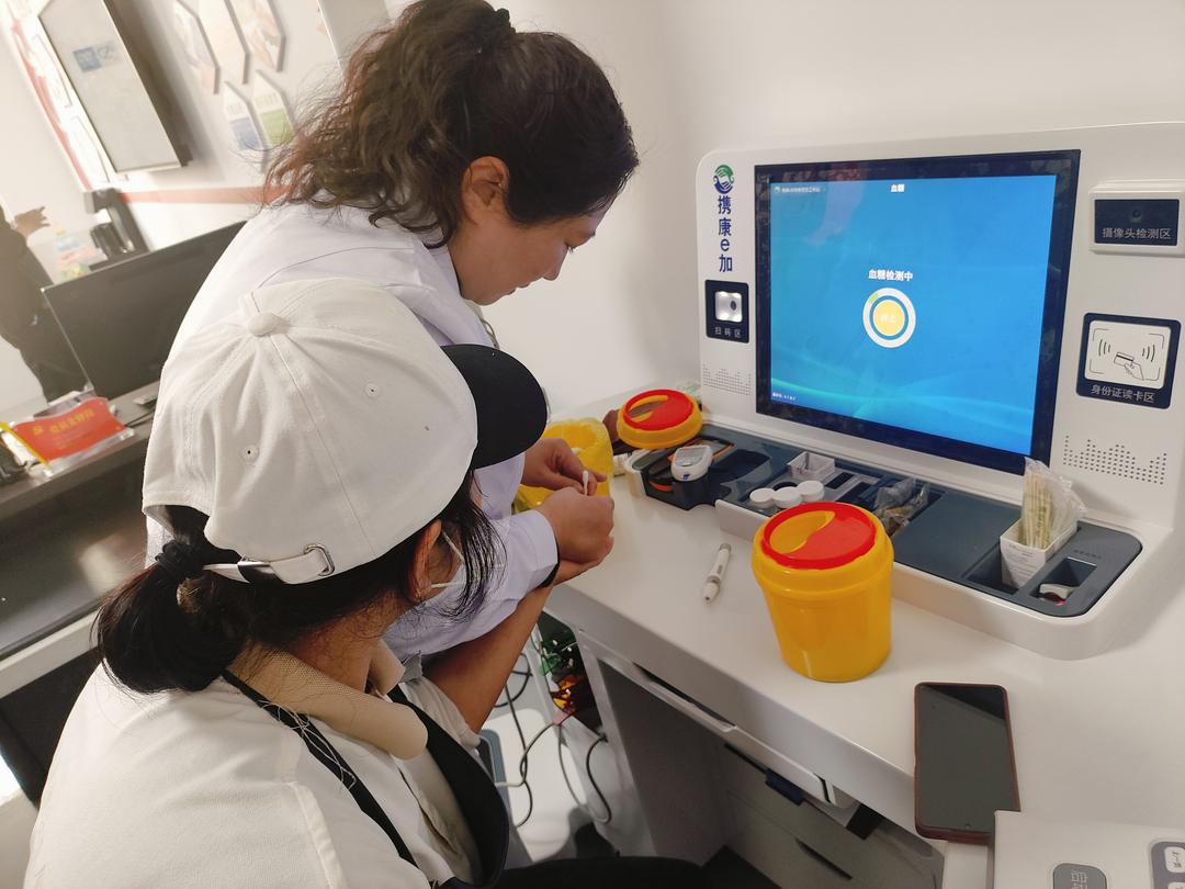 暖心！航宇路街道建榆路社区