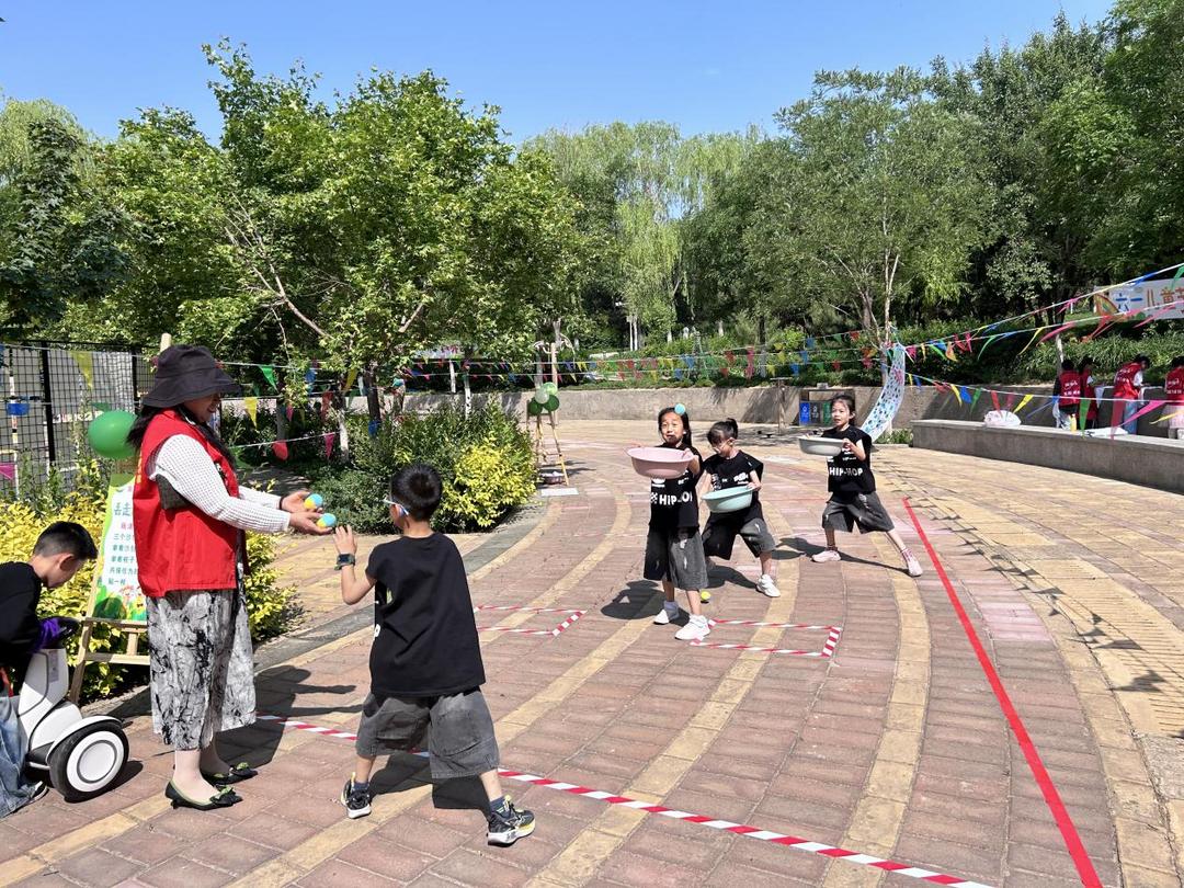 榆阳区明珠路街道三辰社区举办欢庆“六一”儿童节活动