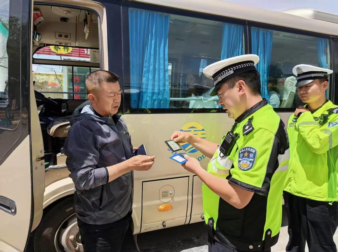 迎战高考保畅“大考”！靖边交警多举措筑牢高考交通安保防线