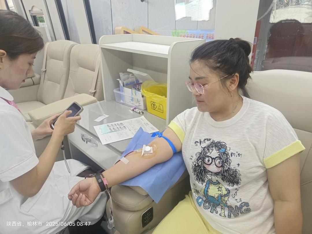 一份血、万分情、无偿献血最光荣——鼓楼街道普惠泉社区开展献血活动