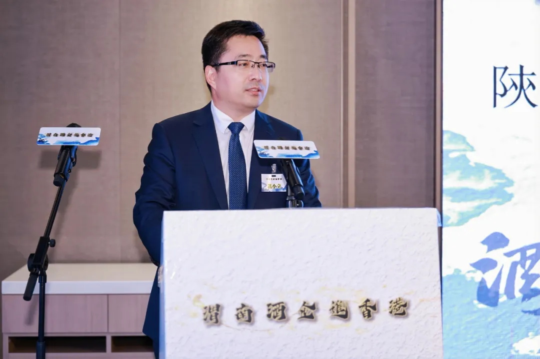 陕酒破圈！<a href=https://www.shidiannet.com/zt/shaanxi/ target=_blank class=infotextkey>陕西</a>白水杜康<a href=https://www.shidiannet.com/GB/hongkong/ target=_blank class=infotextkey>香港</a>签约开拓市场，陕港联手打造酒业出海新引擎！