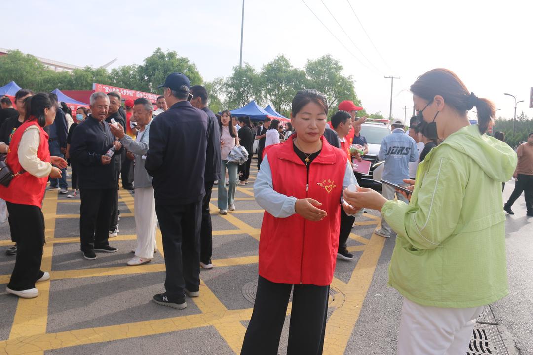 高考不只有考场!榆林考场边撑伞筑梦金榆社区“清凉驿站”暖人心 高考不只有考场!榆林考场边撑伞筑梦金榆社区“清凉驿站”暖人心