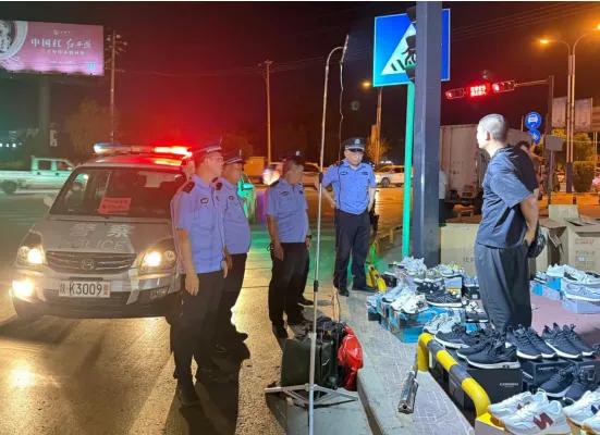 靖边公安东郊派出所开启“高考护航模式”,助莘莘学子乘风破浪 靖边公安东郊派出所开启“高考护航模式”,助莘莘学子乘风破浪