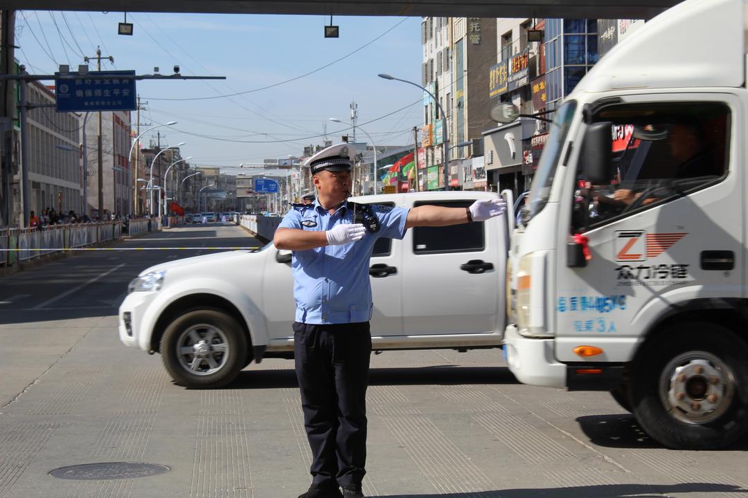 交上满分护考答卷！<a href=https://www.shidiannet.com/zt/jingbian/ target=_blank class=infotextkey>靖边</a>交警圆满收官高考安保“护航行动”