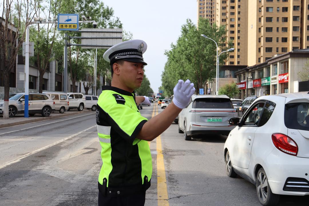 交上满分护考答卷！<a href=https://www.shidiannet.com/zt/jingbian/ target=_blank class=infotextkey>靖边</a>交警圆满收官高考安保“护航行动”