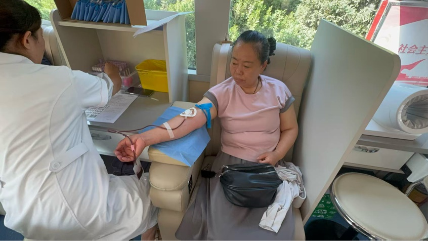 献血传递希望 携手挽救生命——鼓楼街道二里半社区献血活动彰显社区温情