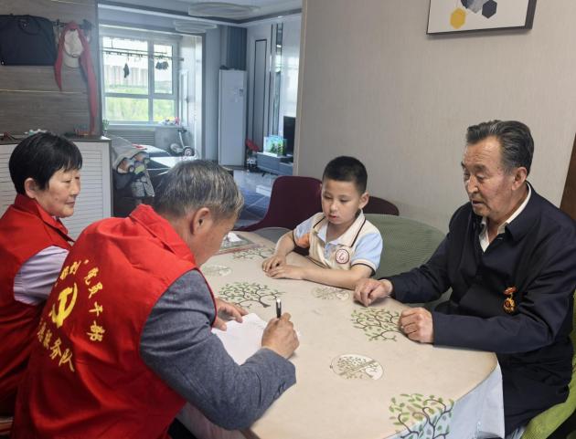 明珠路街道裕华路社区发挥“五老”特色优势 赋能基层治理效能