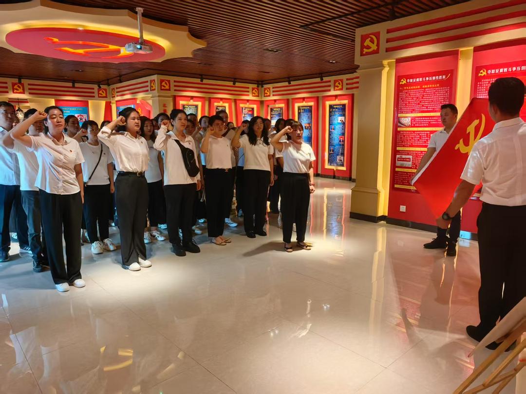 榆阳区明珠路街道开展主题党日活动