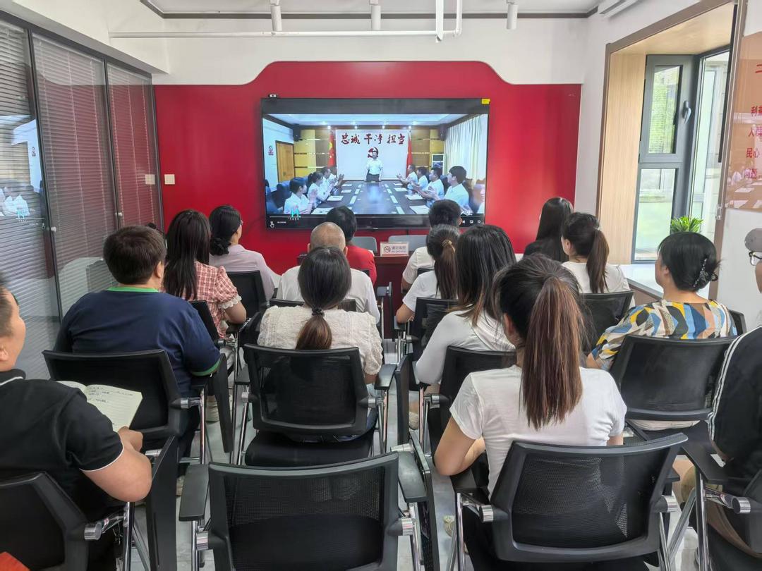 榆阳区崇文路街道寨城庄社区共同观看警示教育片《算盘人生》 榆阳区崇文路街道寨城庄社区共同观看警示教育片《算盘人生》