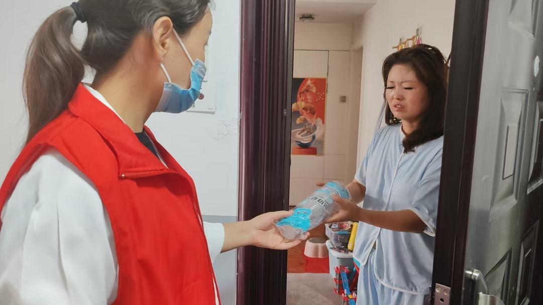 国际禁毒日，榆阳区鼓楼街道凯歌楼社区禁毒知识送到家！