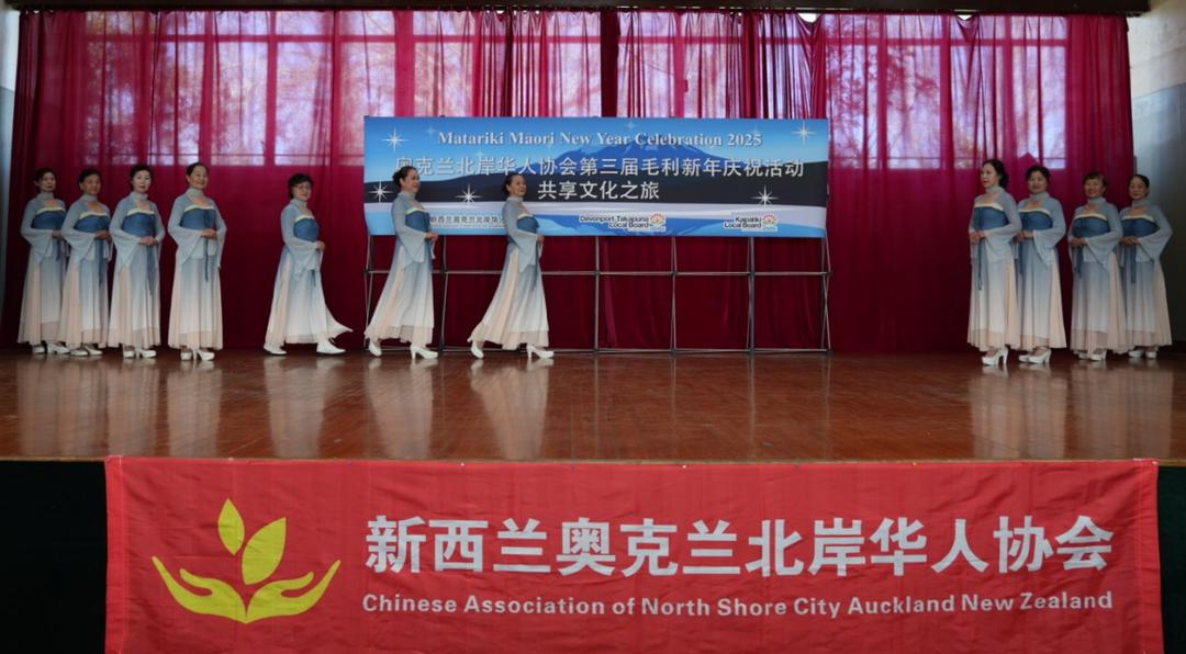 图片包含 室内, 桌子, 充满, 窗帘

AI 生成的内容可能不正确。