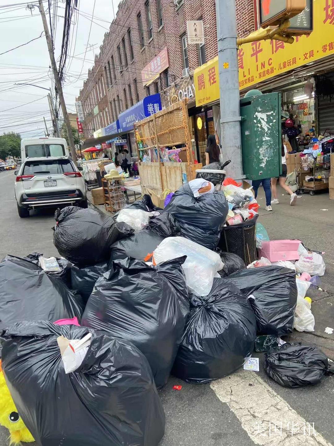 热浪炙烤下的“垃圾炸弹”：腐臭弥漫八大道_新加坡_新闻_华人头条