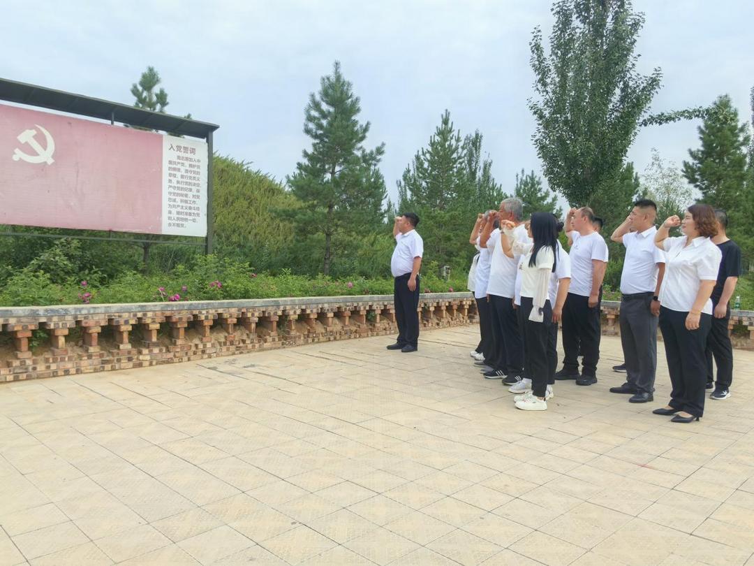 崇文路街道葡萄园社区组织参观塞上军旅文化园爱国教育基地