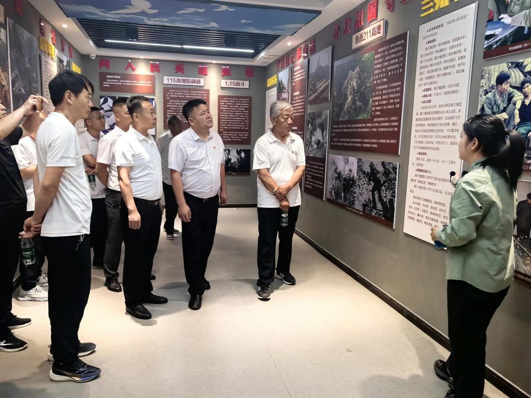 崇文路街道葡萄园社区组织参观塞上军旅文化园爱国教育基地