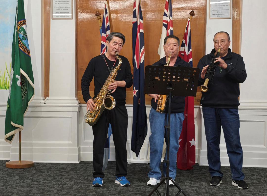 å›¾ç‰‡åŒ…å�« äºº, ç«™, å¥³äºº, å¯¹ç�€

AI ç”Ÿæˆ�çš„å†…å®¹å�¯èƒ½ä¸�æ­£ç¡®ã€‚