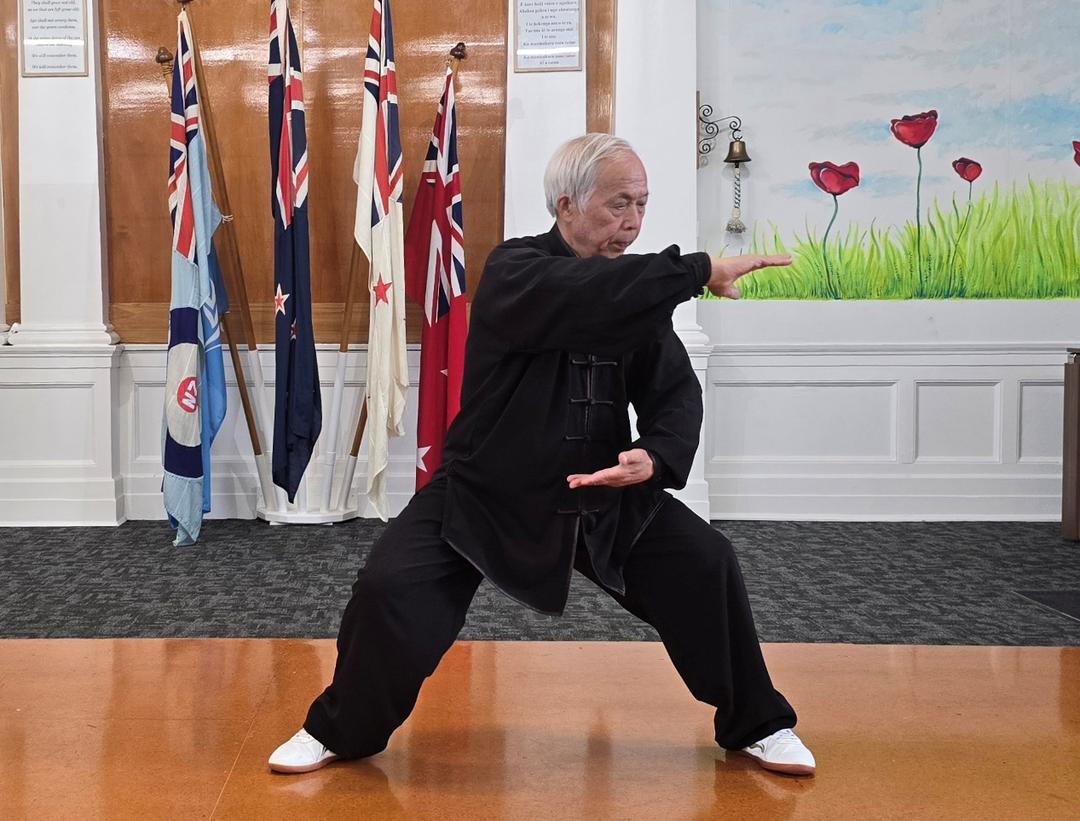 å›¾ç‰‡åŒ…å�« äºº, è¿�åŠ¨, ç”·äºº, ä½“è‚²

AI ç”Ÿæˆ�çš„å†…å®¹å�¯èƒ½ä¸�æ­£ç¡®ã€‚