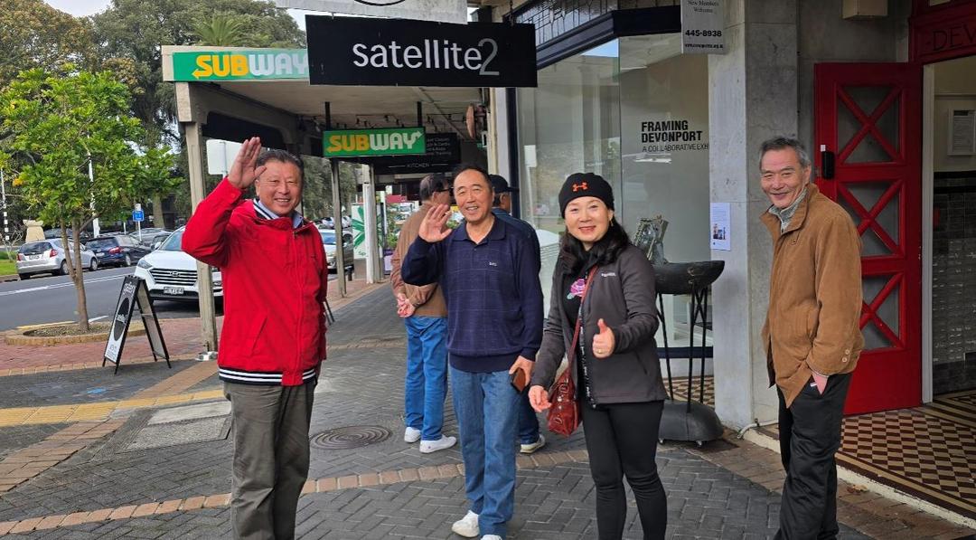 ä¸€ç¾¤äººç«™åœ¨è¡—é�“ä¸Š

AI ç”Ÿæˆ�çš„å†…å®¹å�¯èƒ½ä¸�æ­£ç¡®ã€‚