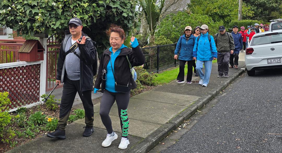 ä¸€ç¾¤äººç«™åœ¨è·¯ä¸Š

AI ç”Ÿæˆ�çš„å†…å®¹å�¯èƒ½ä¸�æ­£ç¡®ã€‚