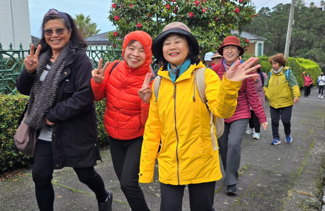 ä¸€ç¾¤å¹´è½»äººåœ¨è¡—é�“ä¸Š

AI ç”Ÿæˆ�çš„å†…å®¹å�¯èƒ½ä¸�æ­£ç¡®ã€‚