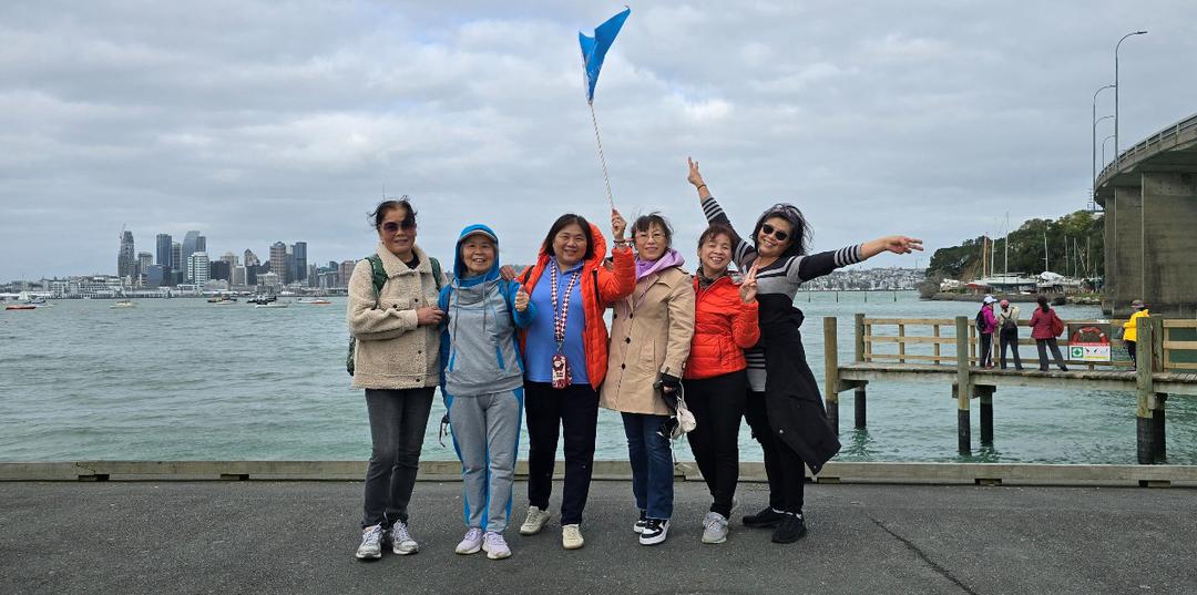 ä¸€ç¾¤äººç«™åœ¨æ°´è¾¹

AI ç”Ÿæˆ�çš„å†…å®¹å�¯èƒ½ä¸�æ­£ç¡®ã€‚