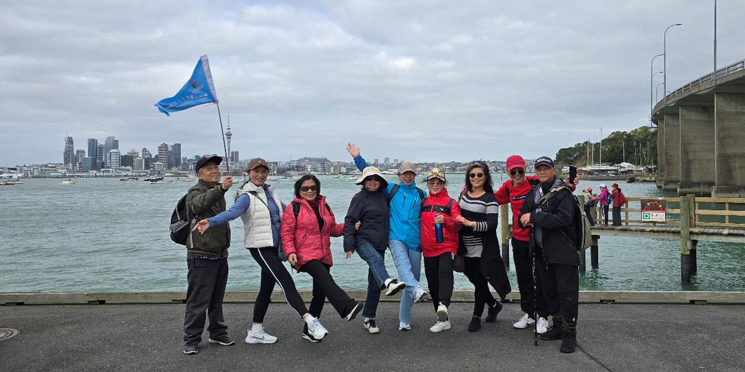 ä¸€ç¾¤äººç«™åœ¨æ°´è¾¹

AI ç”Ÿæˆ�çš„å†…å®¹å�¯èƒ½ä¸�æ­£ç¡®ã€‚