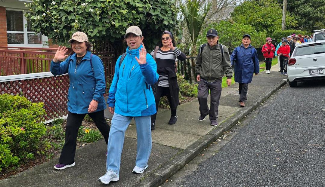 ä¸€ç¾¤äººç«™åœ¨è·¯ä¸Š

AI ç”Ÿæˆ�çš„å†…å®¹å�¯èƒ½ä¸�æ­£ç¡®ã€‚