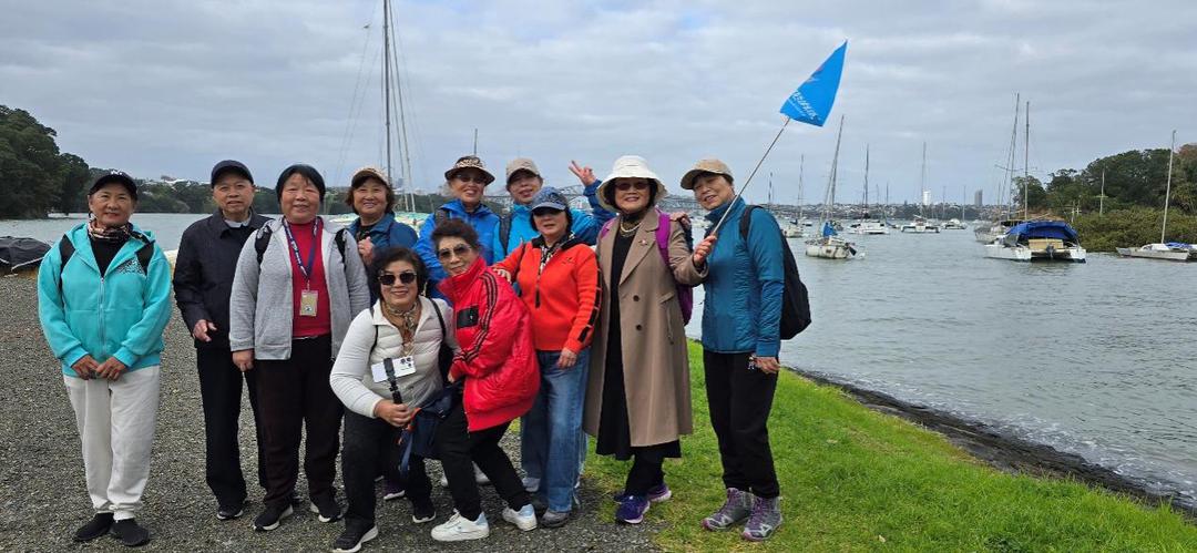 ä¸€ç¾¤äººç«™åœ¨æ°´è¾¹

AI ç”Ÿæˆ�çš„å†…å®¹å�¯èƒ½ä¸�æ­£ç¡®ã€‚