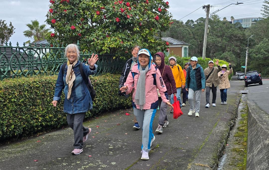 ä¸€ç¾¤äººç«™åœ¨è·¯ä¸­é—´

AI ç”Ÿæˆ�çš„å†…å®¹å�¯èƒ½ä¸�æ­£ç¡®ã€‚