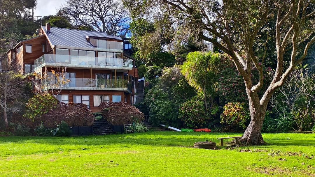 è�‰åœ°ä¸Šæœ‰æˆ¿å­�å’Œæ ‘

AI ç”Ÿæˆ�çš„å†…å®¹å�¯èƒ½ä¸�æ­£ç¡®ã€‚