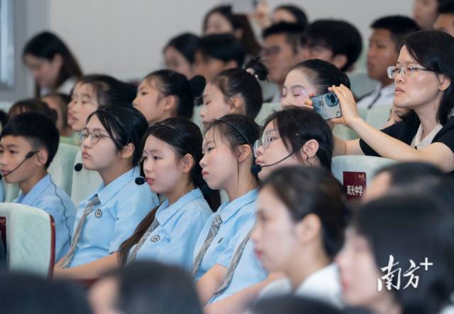 8  南方+ 张冠军 拍摄