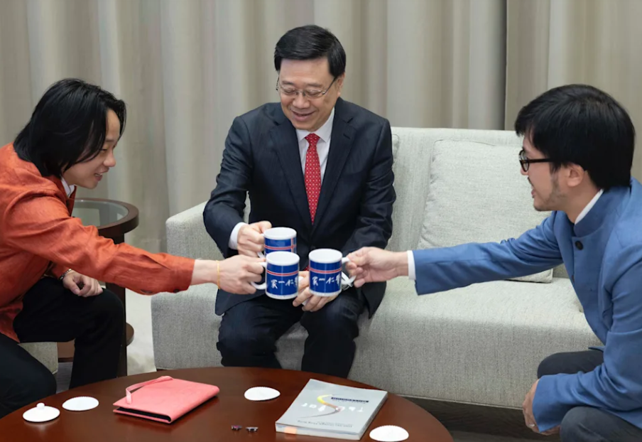 歐陽萬成與李家超會面  稱獲讚紅館演出展現香港活力