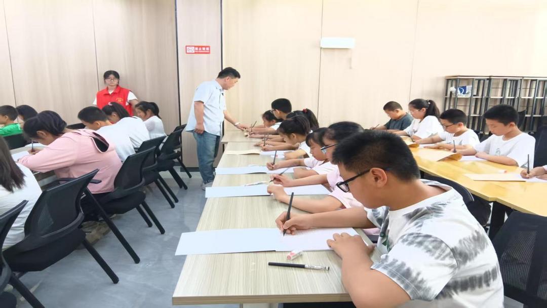 长虹路社区公益助学暨社区多彩暑期公益课堂正式开课啦！