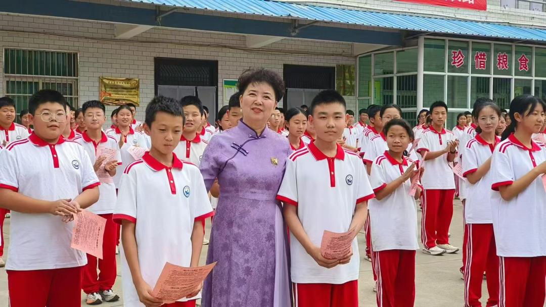 国家级大型文献《奋进中国新征程》录编宋馨阳光心理教育成果！