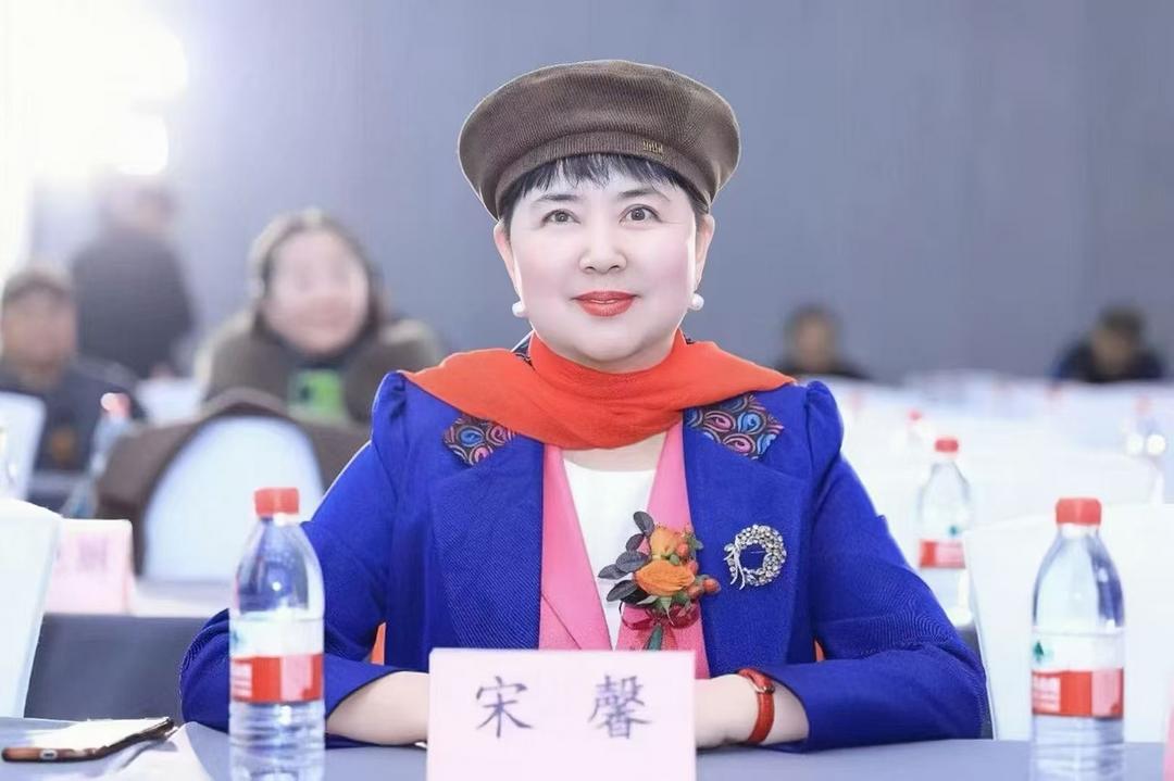 国家级大型文献《奋进中国新征程》录编宋馨阳光心理教育成果！