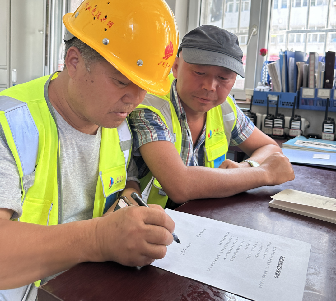 新疆兵团建工市政交通集团尚品装潢装饰公司筑牢“防腐墙” 护航重点工程建设 新疆兵团建工市政交通集团尚品装潢装饰公司筑牢“防腐墙” 护航重点工程建设