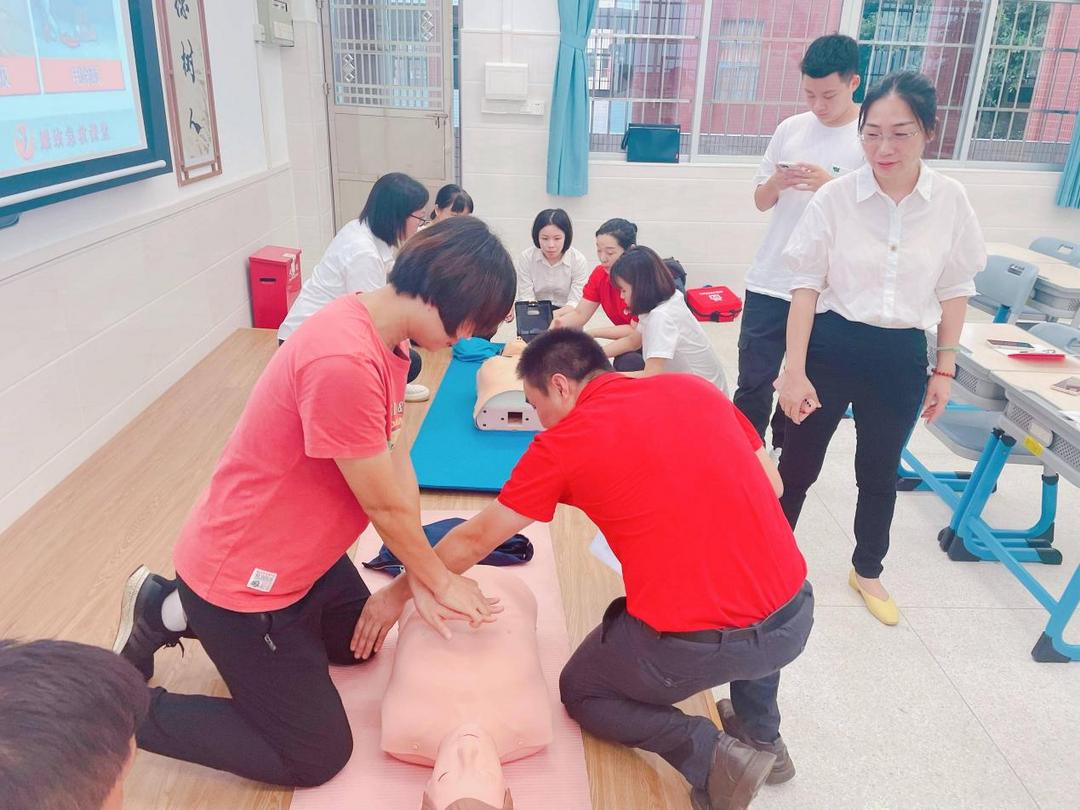开学典礼上的紧急救助