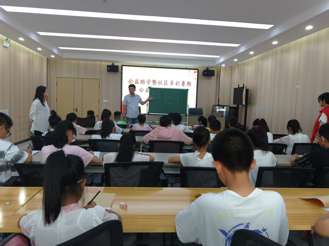 驼峰路街道长虹路社区“长虹七彩”公益课堂结课啦！