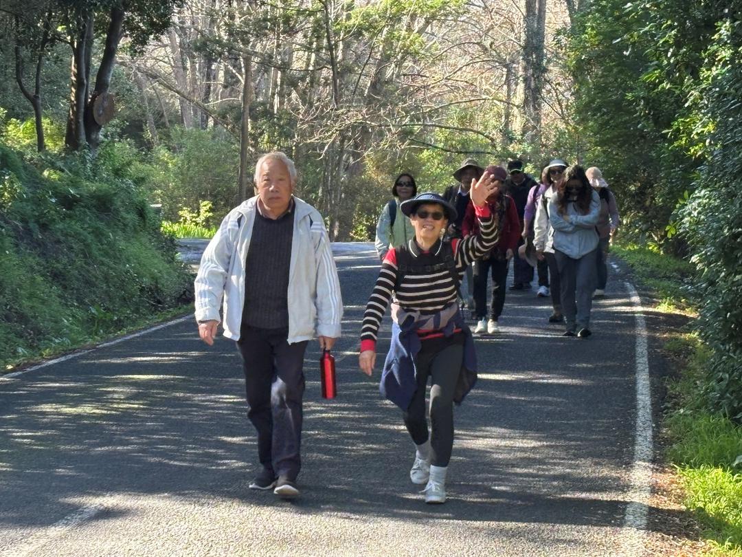 ä¸€äº›äººåœ¨è·¯ä¸Šèµ°

AI ç”Ÿæˆ�çš„å†…å®¹å�¯èƒ½ä¸�æ­£ç¡®ã€‚