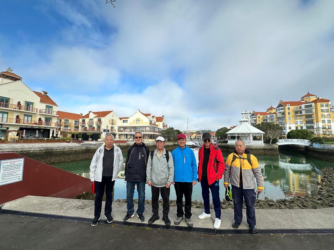 ä¸€ç¾¤äººç«™åœ¨å»ºç­‘å‰�

AI ç”Ÿæˆ�çš„å†…å®¹å�¯èƒ½ä¸�æ­£ç¡®ã€‚