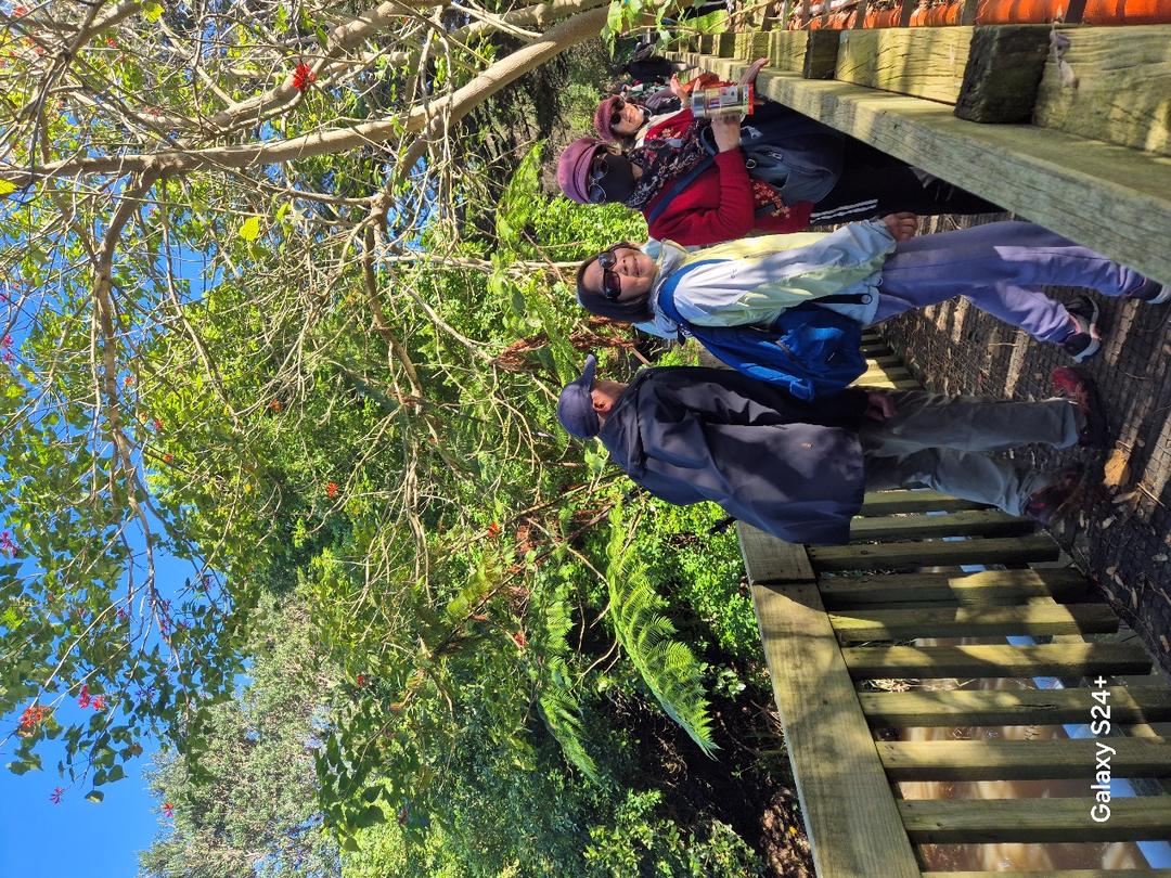 å›¾ç‰‡åŒ…å�« æˆ·å¤–, é•¿å‡³, å…¬å›­, æ ‘

AI ç”Ÿæˆ�çš„å†…å®¹å�¯èƒ½ä¸�æ­£ç¡®ã€‚