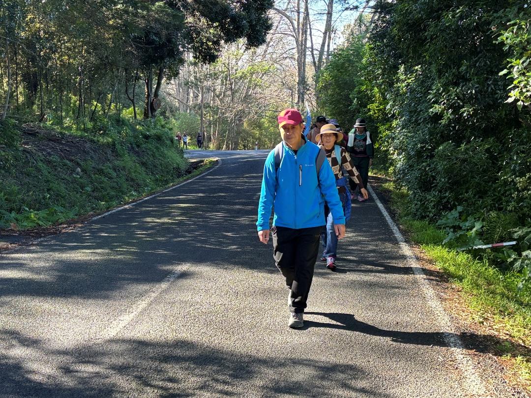 ç”·äººåœ¨æ ‘æ�—æ—�çš„è·¯ä¸Šèµ°

AI ç”Ÿæˆ�çš„å†…å®¹å�¯èƒ½ä¸�æ­£ç¡®ã€‚