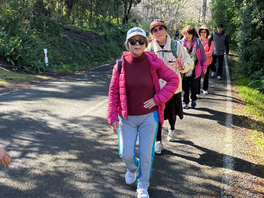 ç”·äººå’Œå¥³äººåœ¨è¡—é�“è¾¹èµ°

AI ç”Ÿæˆ�çš„å†…å®¹å�¯èƒ½ä¸�æ­£ç¡®ã€‚