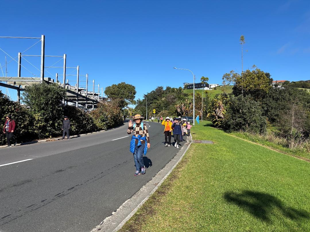 è·¯æ—�çš„è�‰åœ°ä¸Šéª‘è‡ªè¡Œè½¦çš„äºº

AI ç”Ÿæˆ�çš„å†…å®¹å�¯èƒ½ä¸�æ­£ç¡®ã€‚