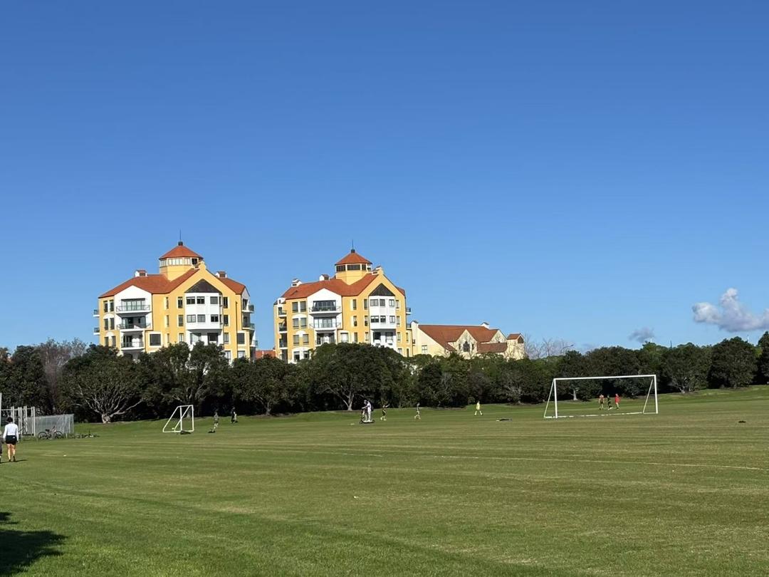 è�‰åœ°ä¸Šæœ‰æˆ¿å­�

AI ç”Ÿæˆ�çš„å†…å®¹å�¯èƒ½ä¸�æ­£ç¡®ã€‚