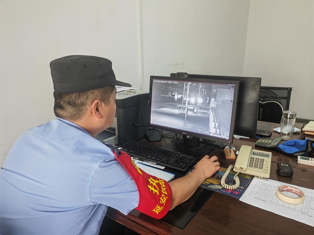 宠物“婆罗门”幼崽鸡离奇失踪，凶手竟是“它”！